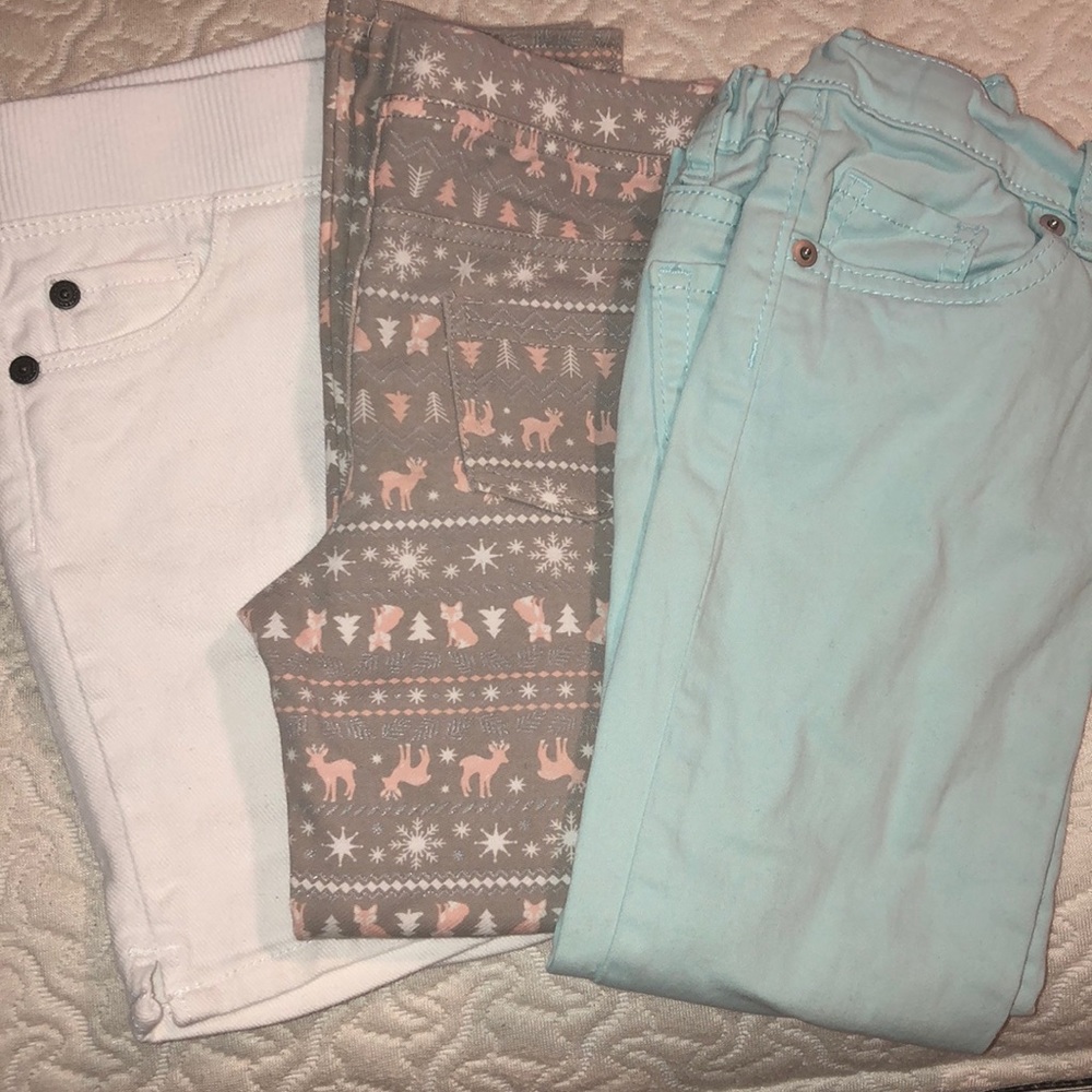 Lot of 3 girls 5T bottoms.